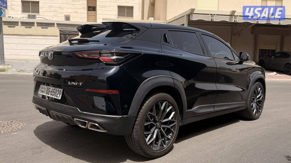 للبيع UNI-T عداد 20 الف4