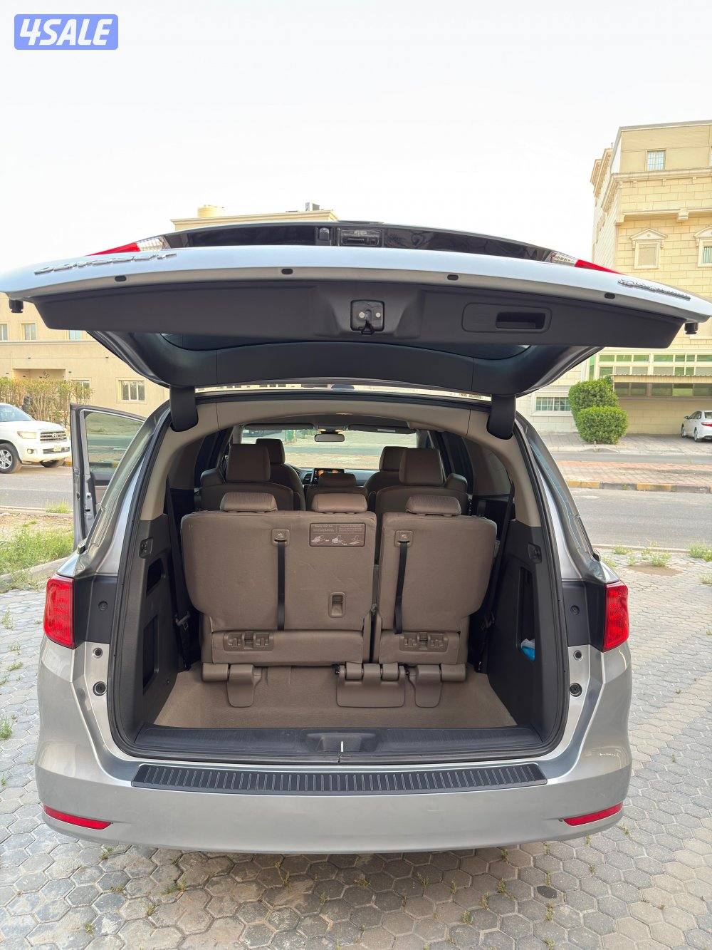 سيارة اوديسي للبيع1