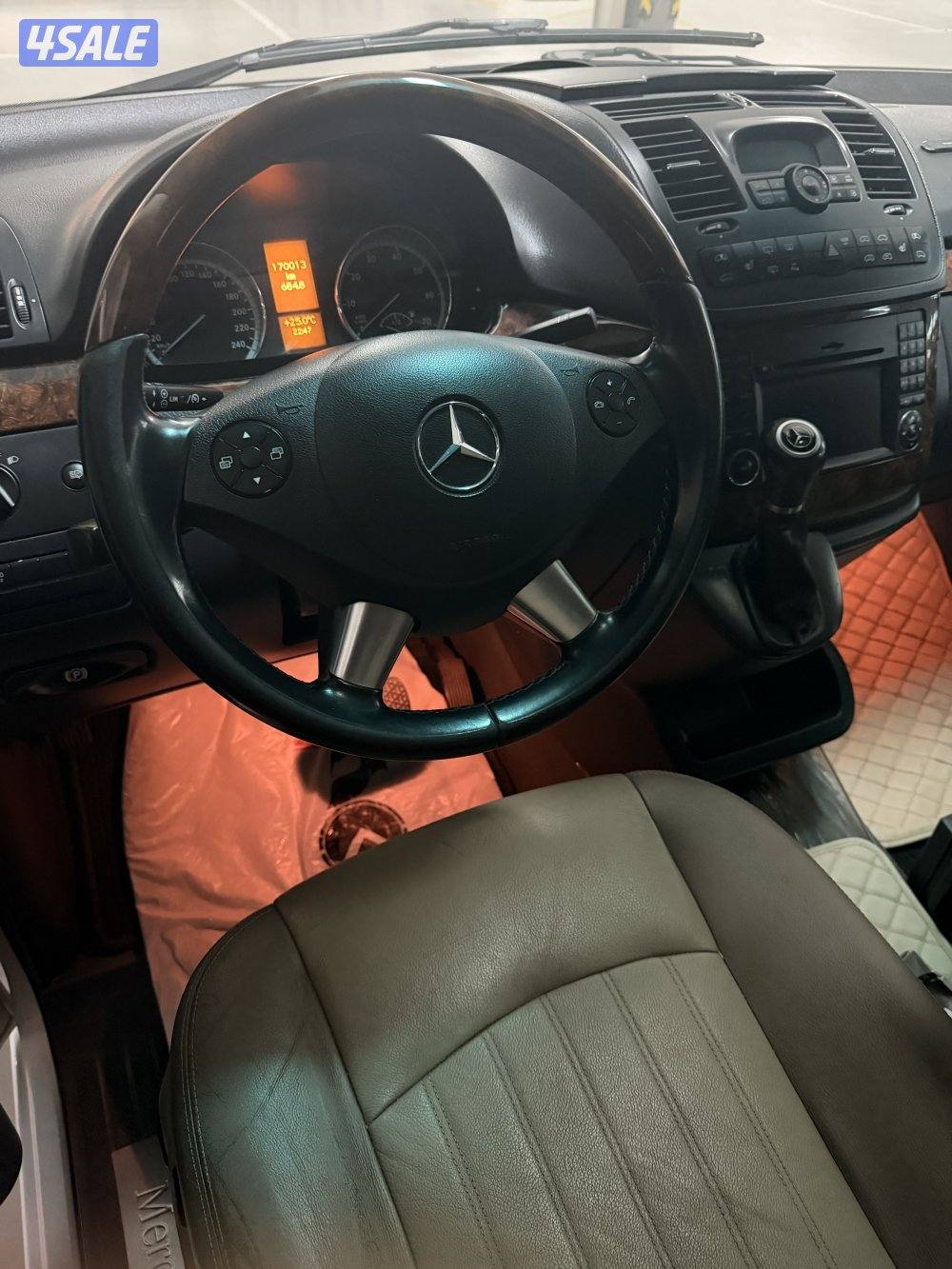 للبيع مرسيدس فيانو4