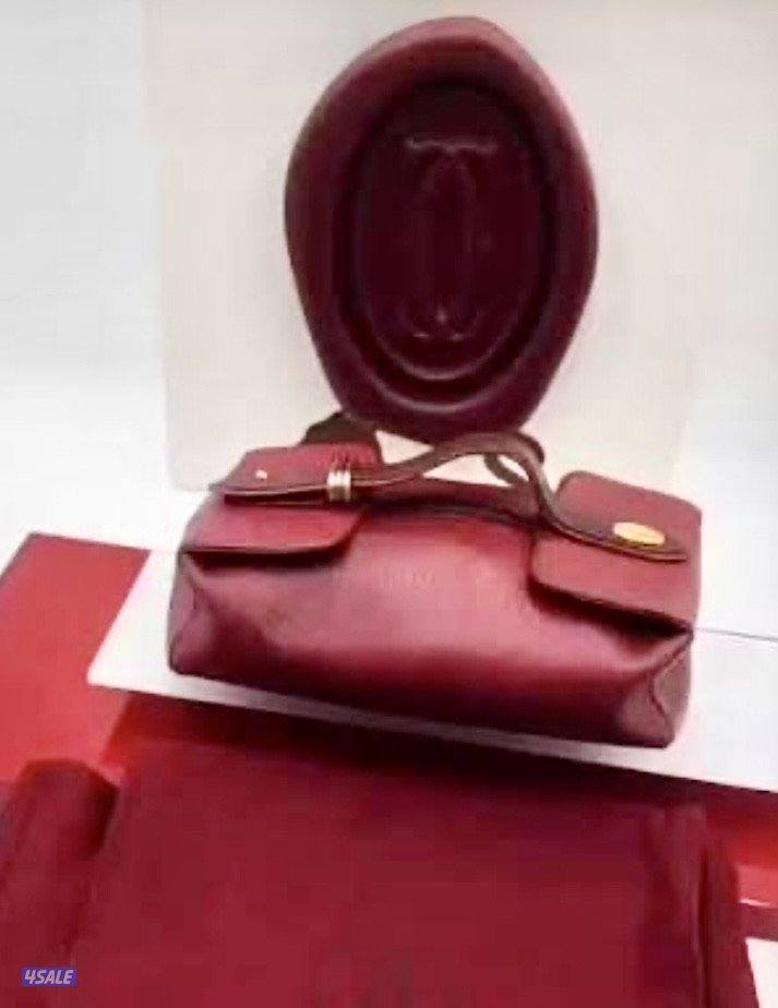 شنط شانيل وديور هدايا الميكب والعطور9