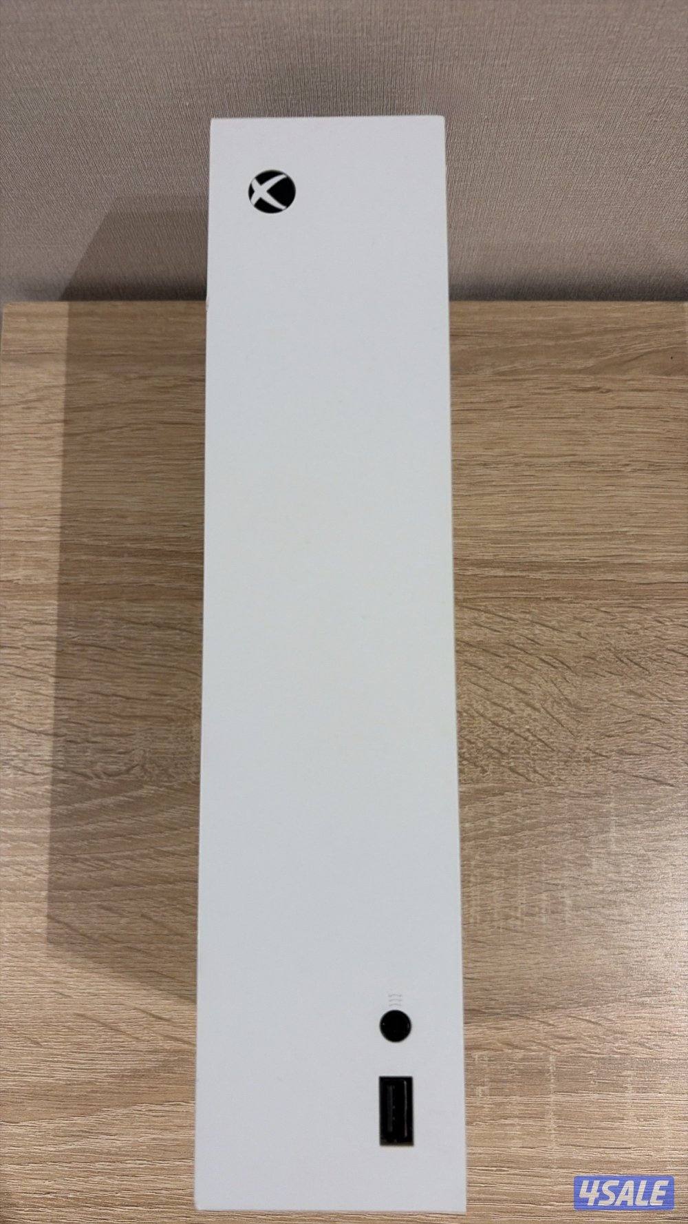 للبيع اكس بوكس سيريس اس استعمال سنه3
