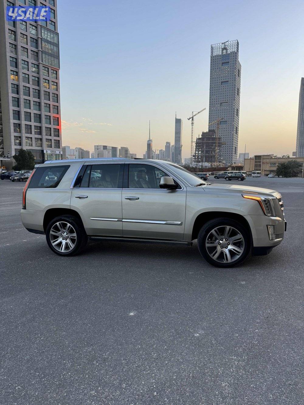 بيعه سريعه اسكاليد بريميوم 2016 وارد الغانم 8 غيارقمة بالنظافة دبل قير2