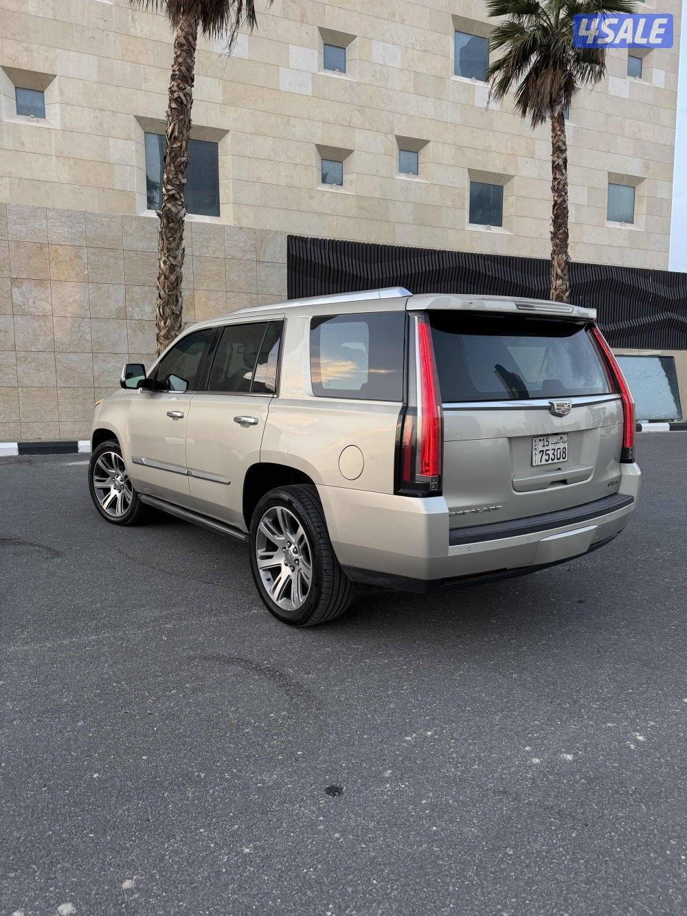 بيعه سريعه اسكاليد بريميوم 2016 وارد الغانم 8 غيارقمة بالنظافة دبل قير4