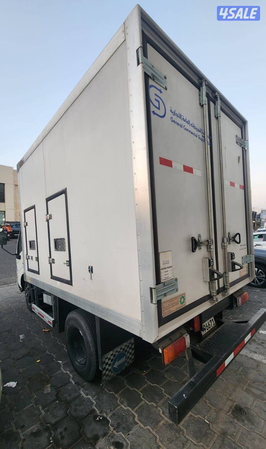 هاف لوري فريزر لنقل المواد الغذائية المثلجة0