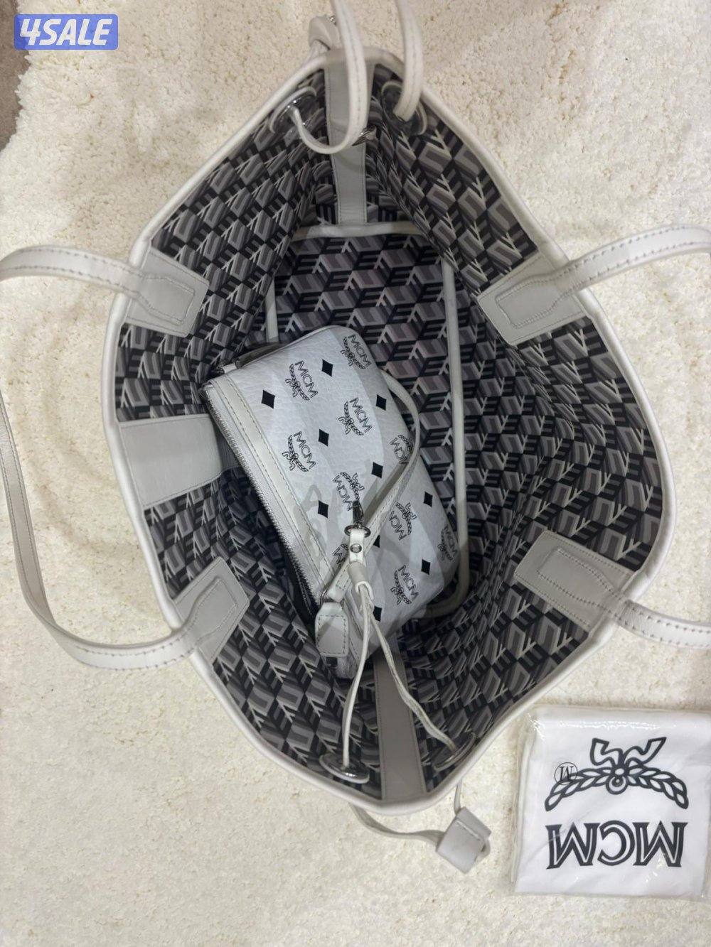 للبيع حذاء GUCCI و شنطه MCM و بوك شوبرد3