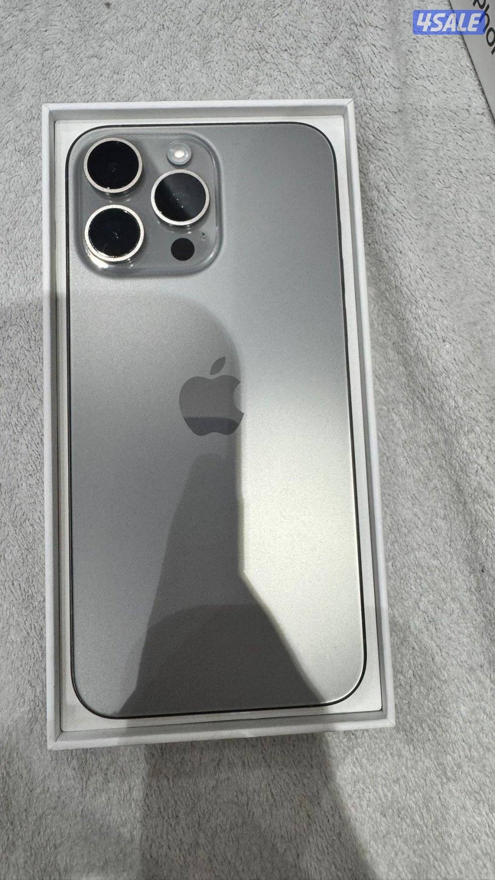 آيفون 15 برو ماكس نظيف ولا بدل فيه شى بطارية 850