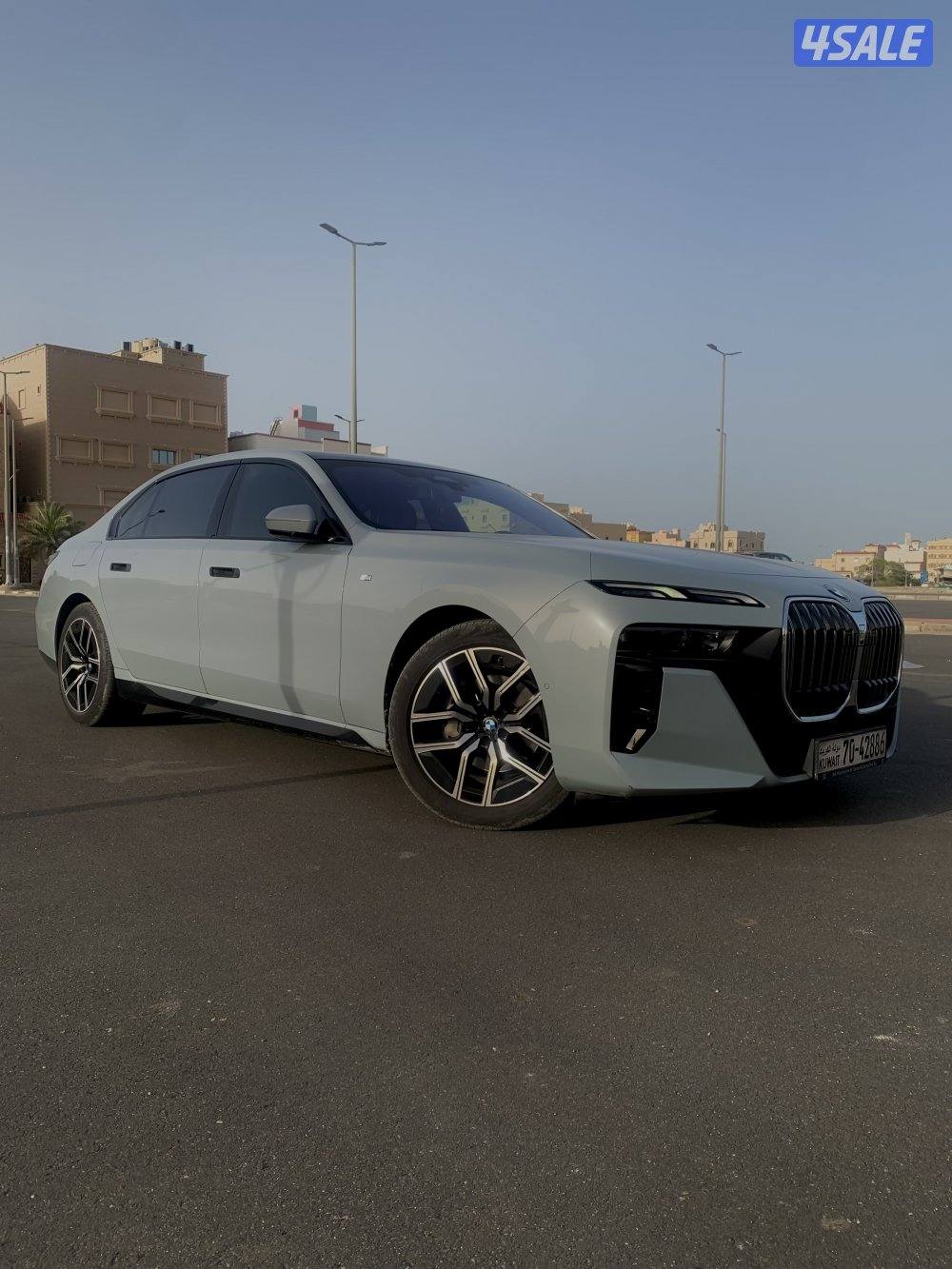 Bmw735 iموديل 2023 اللون رمادي عداد 75000قابل للزياده كفالة5 سنوات0