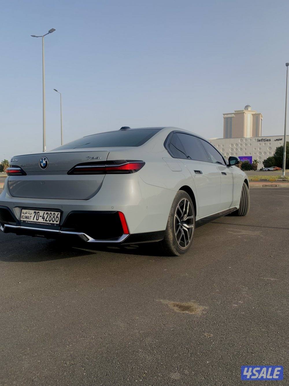 Bmw735 iموديل 2023 اللون رمادي عداد 75000قابل للزياده كفالة5 سنوات1