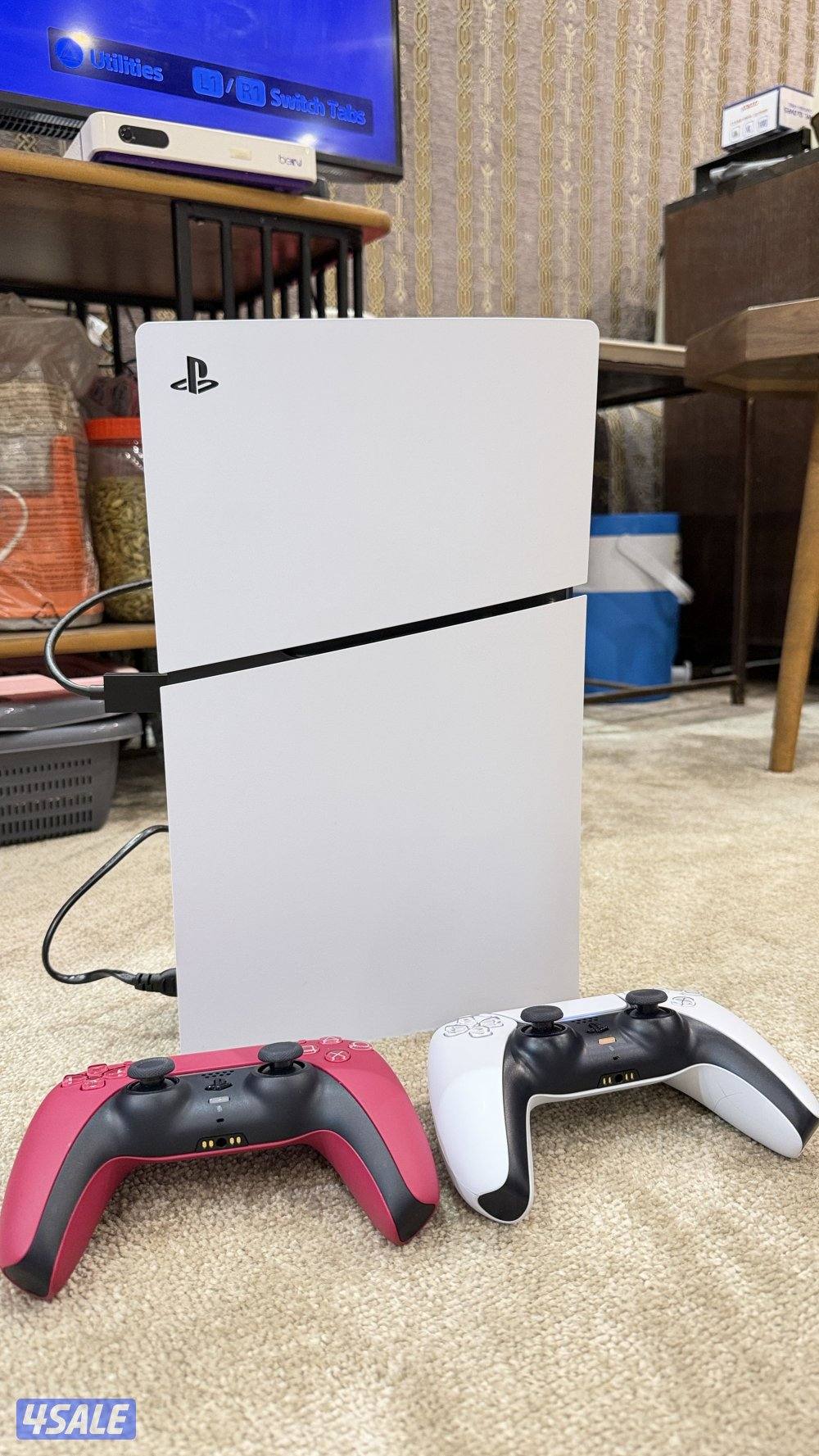 للبيع سوني 5 نظيييفه استعمال اسبوع مع يدتين اصلية0