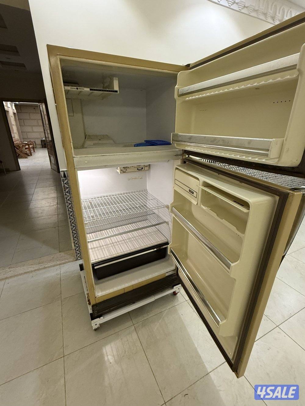 للبيع ثلاجه1