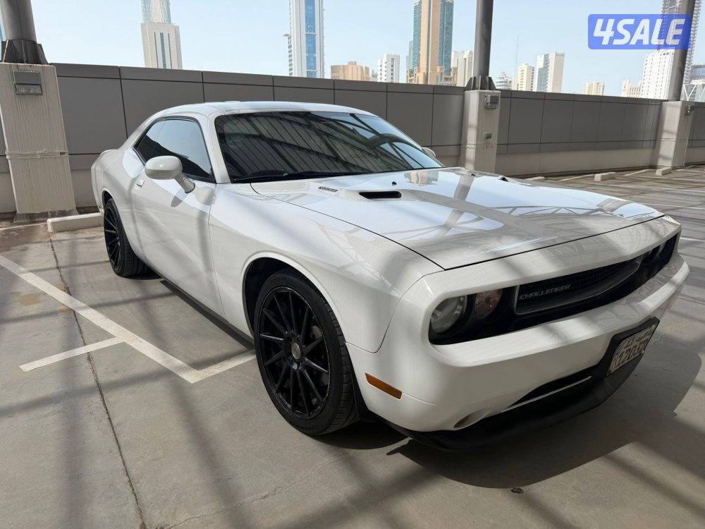 للبيع تشالنجر 2014 8 سلندر HEMI3