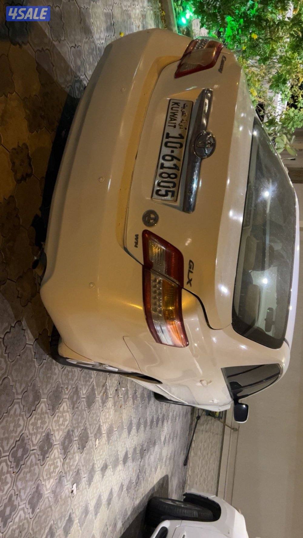 للبيع كامري 2011 بحالة نظيفة الساير اللون ابيض صدفي2