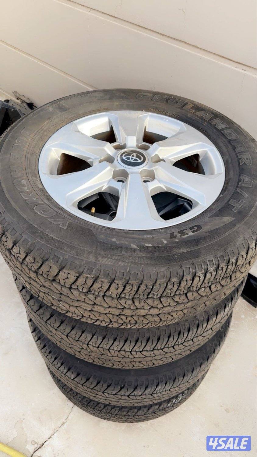 للبيع 5 رنقات لاندكروزر 2023 شبه جديده0