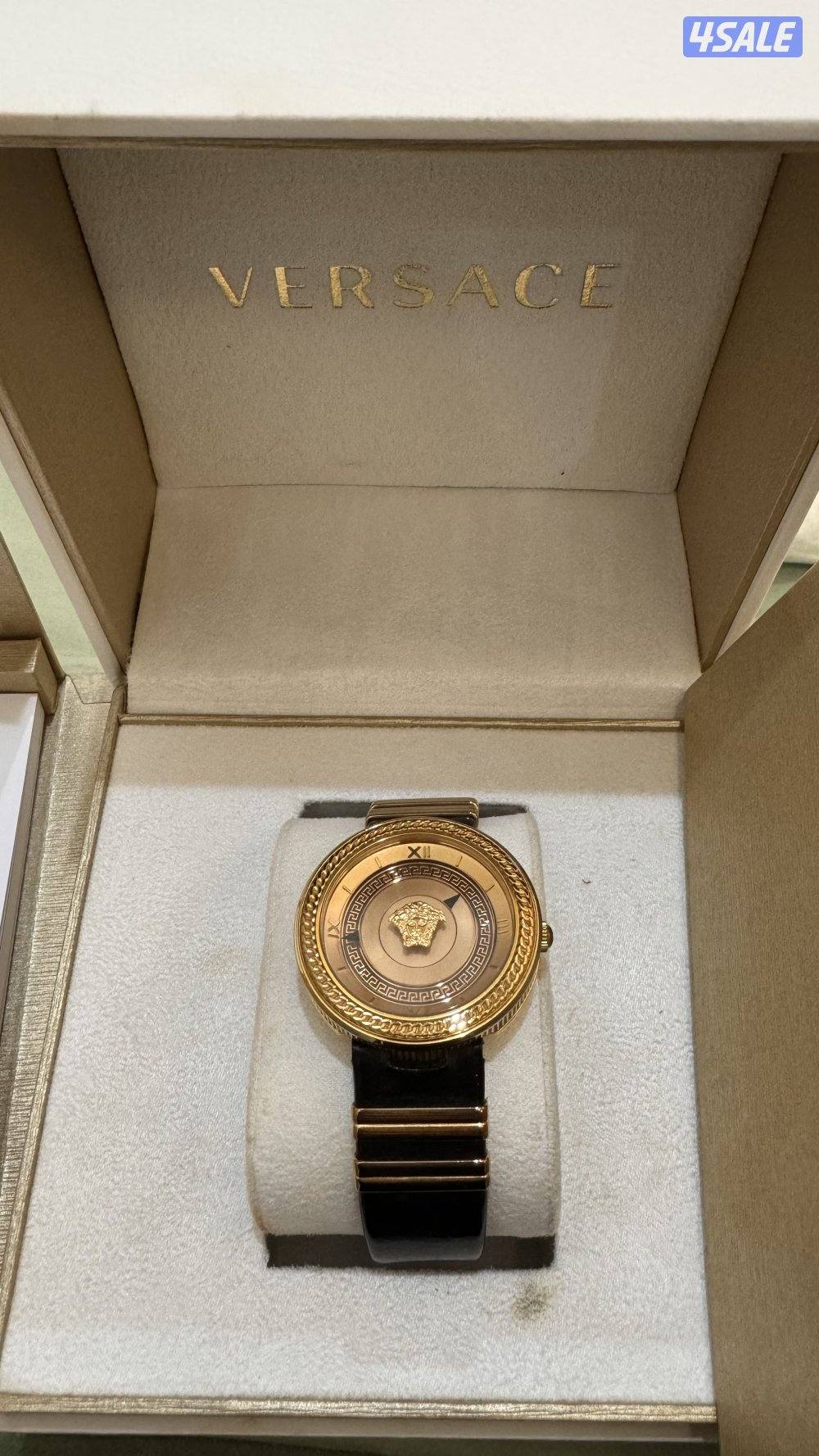 ساعة VERSACE اصلية لا خدوش عليها ولا شي3