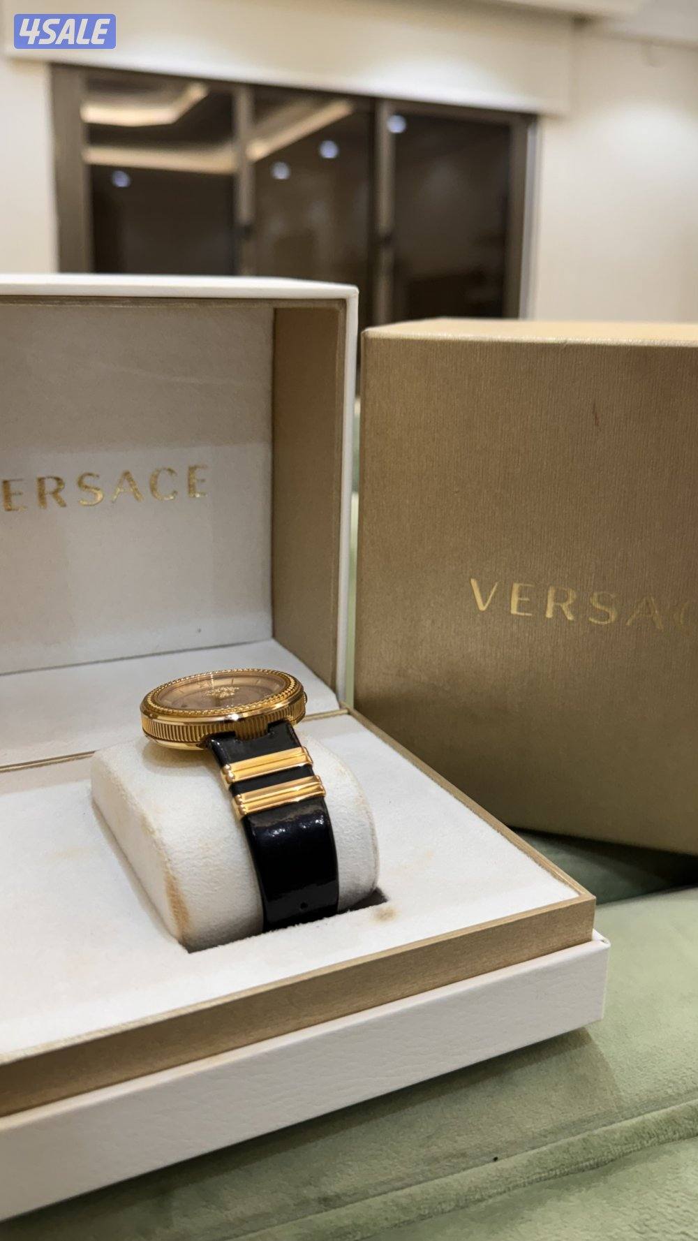 ساعة VERSACE اصلية لا خدوش عليها ولا شي4