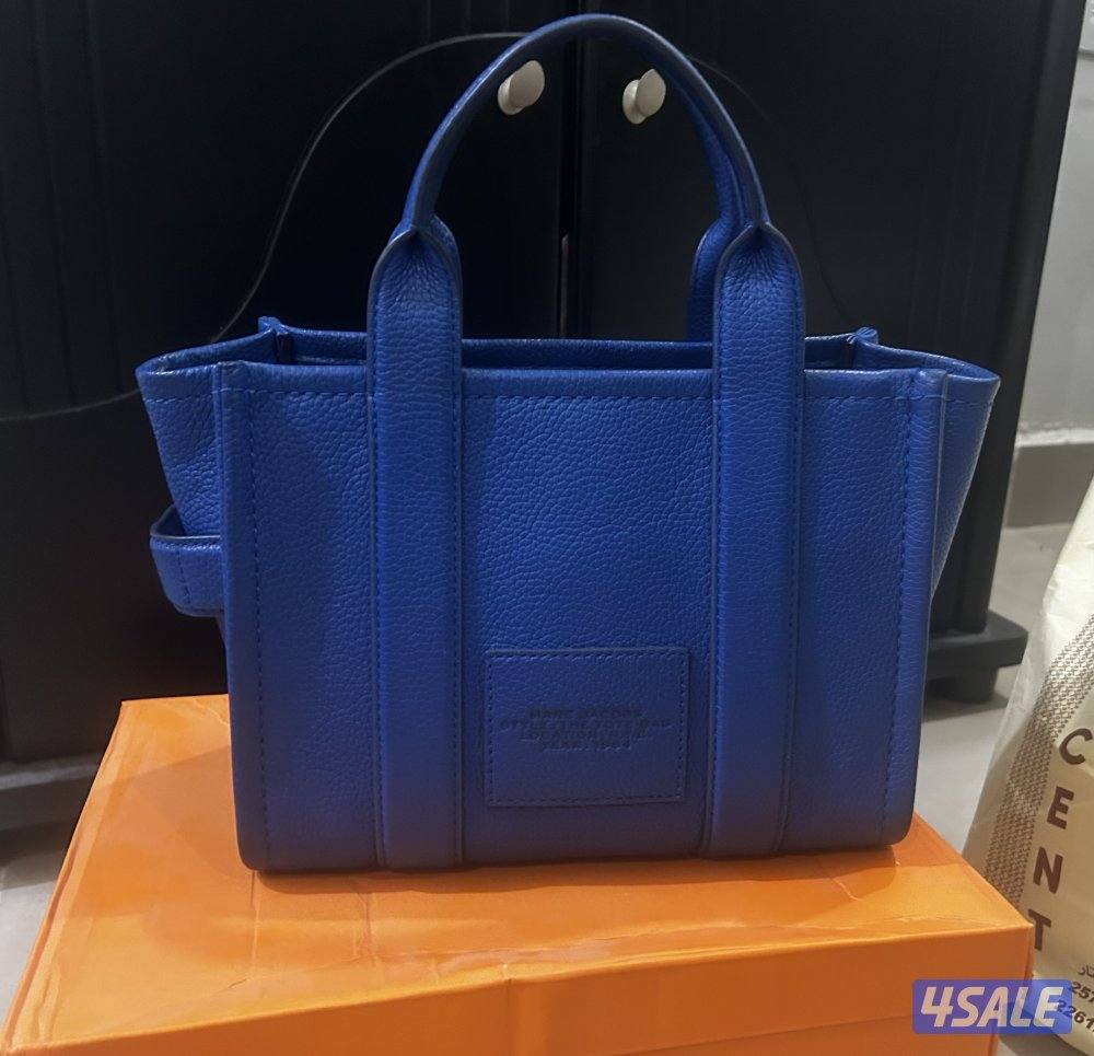 👜 Marc Jacobs – The Leather Small Tote Bag1