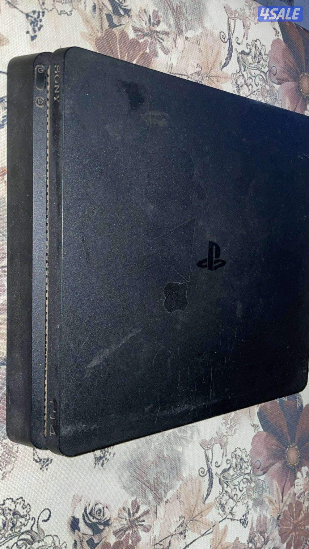 سوني ٤ للبيع مع يده قابل للتفاوض بالمعقول0