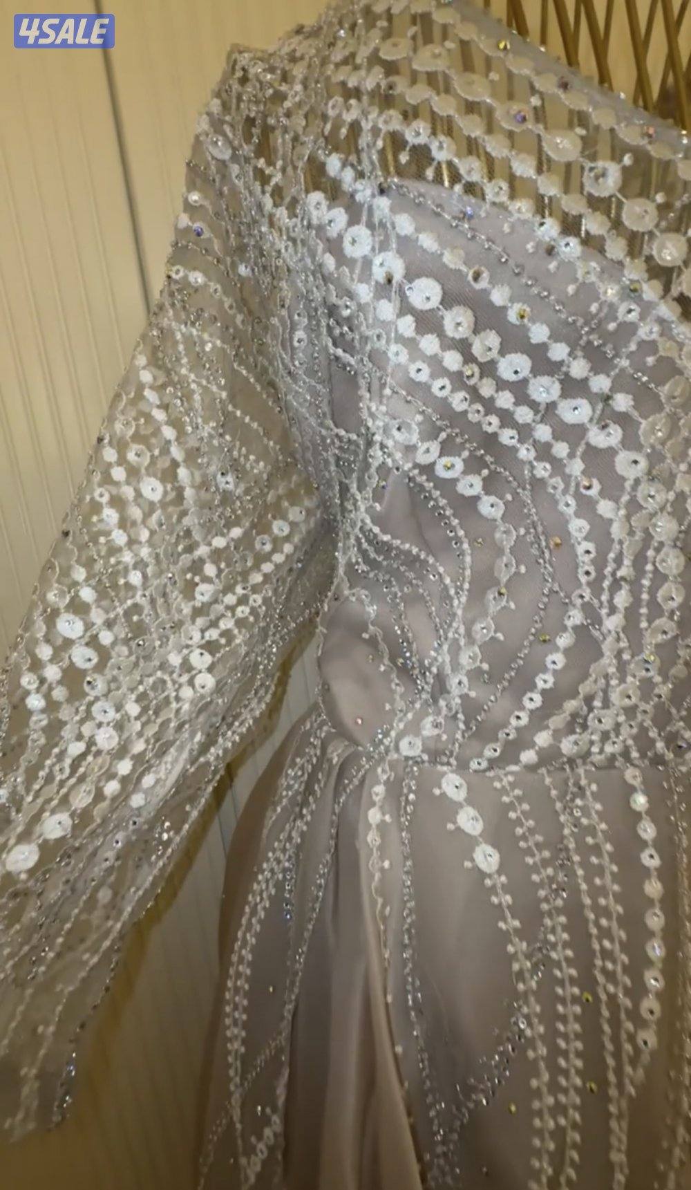 نفنوف عرس لبسه وحده والخامه شاريتها غاليه لونها لحمي1