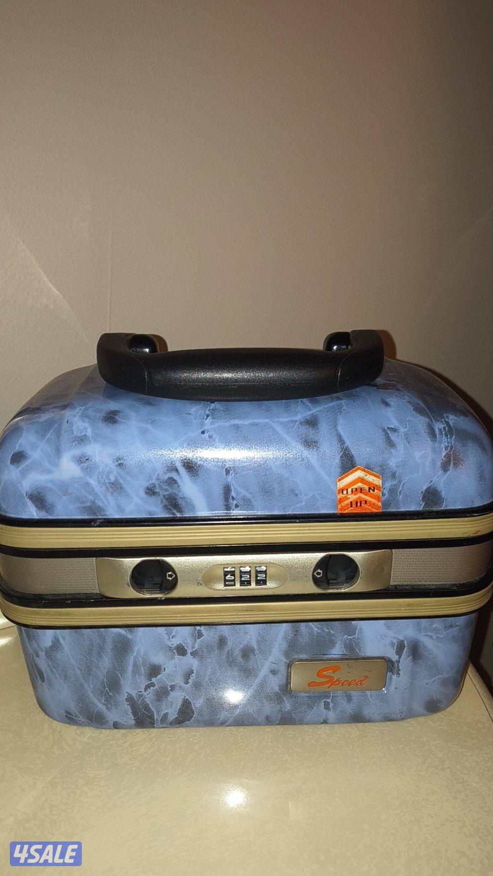 شنطه مكياج0