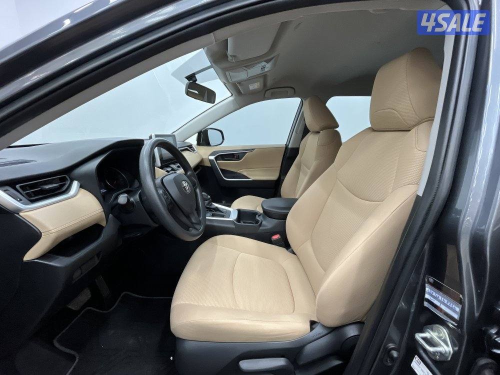 TOYOTA RAV401 4X2 STANDARD OPTION4