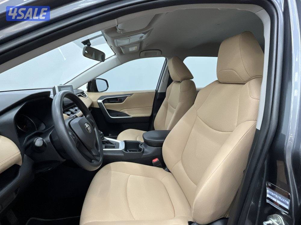 TOYOTA RAV401 4X2 STANDARD OPTION5