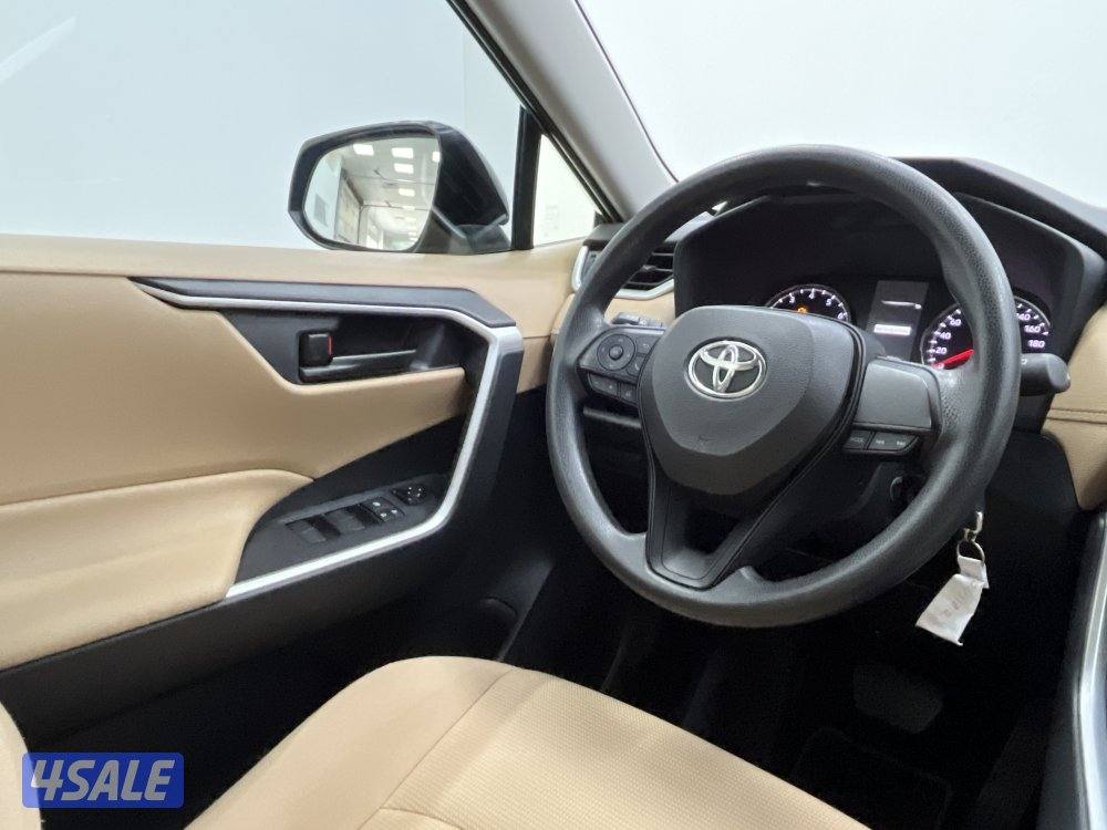 TOYOTA RAV401 4X2 STANDARD OPTION12