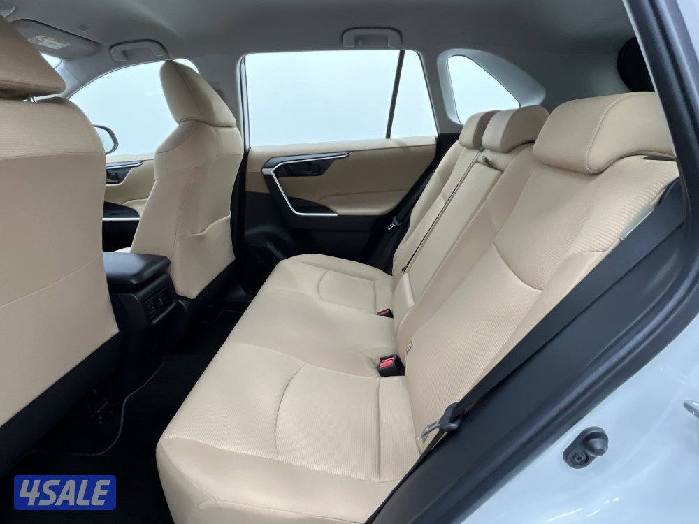 TOYOTA RAV401 4X2 STANDARD OPTION3