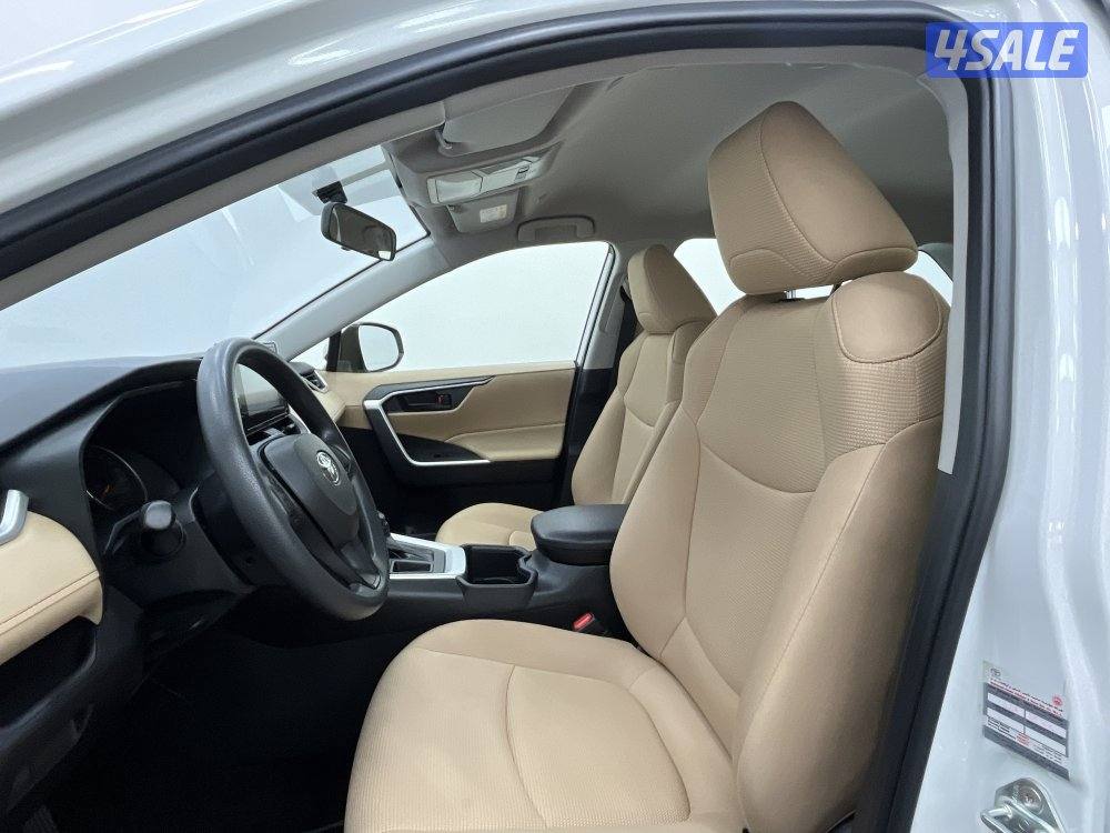 TOYOTA RAV401 4X2 STANDARD OPTION5
