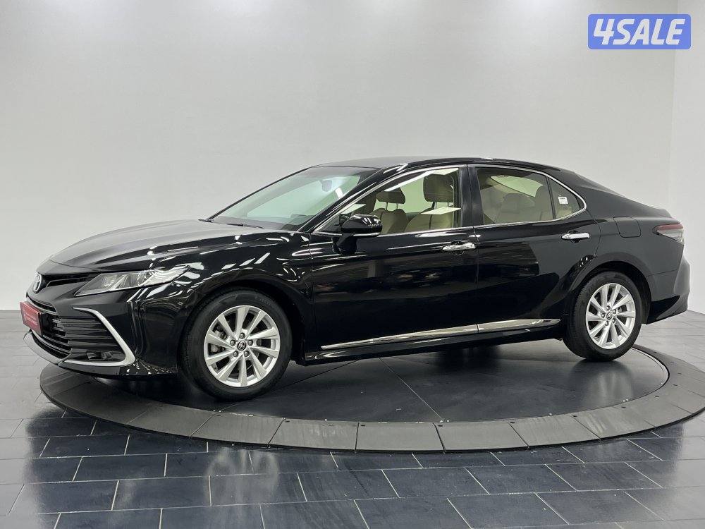 TOYOTA CAMRY GLE 4 CYL MID OPTION0