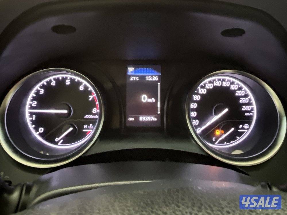 TOYOTA CAMRY GLE 4 CYL MID OPTION6