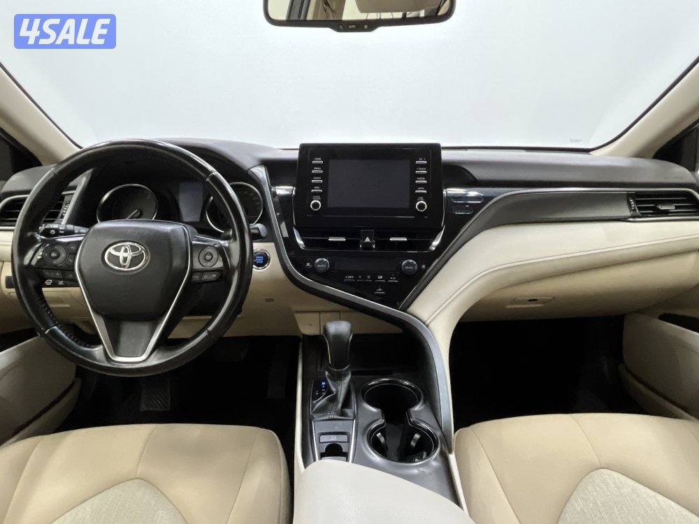 TOYOTA CAMRY GLE 4 CYL MID OPTION11