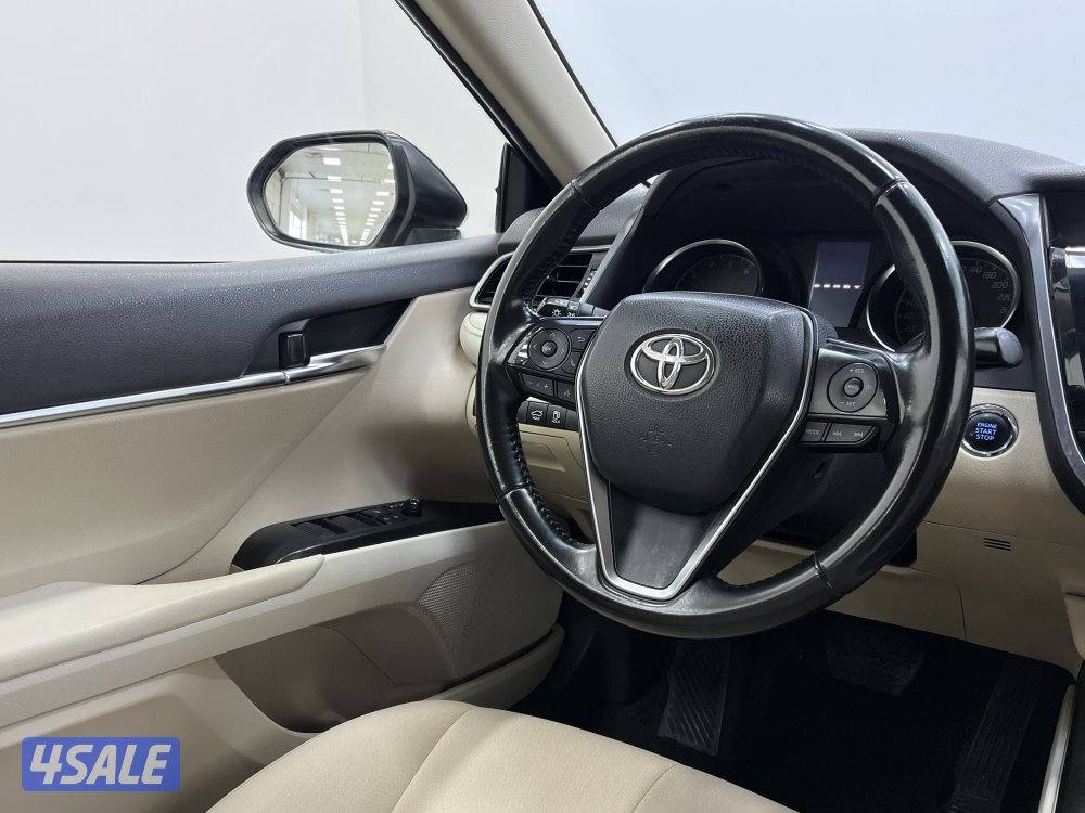 TOYOTA CAMRY GLE 4 CYL MID OPTION12