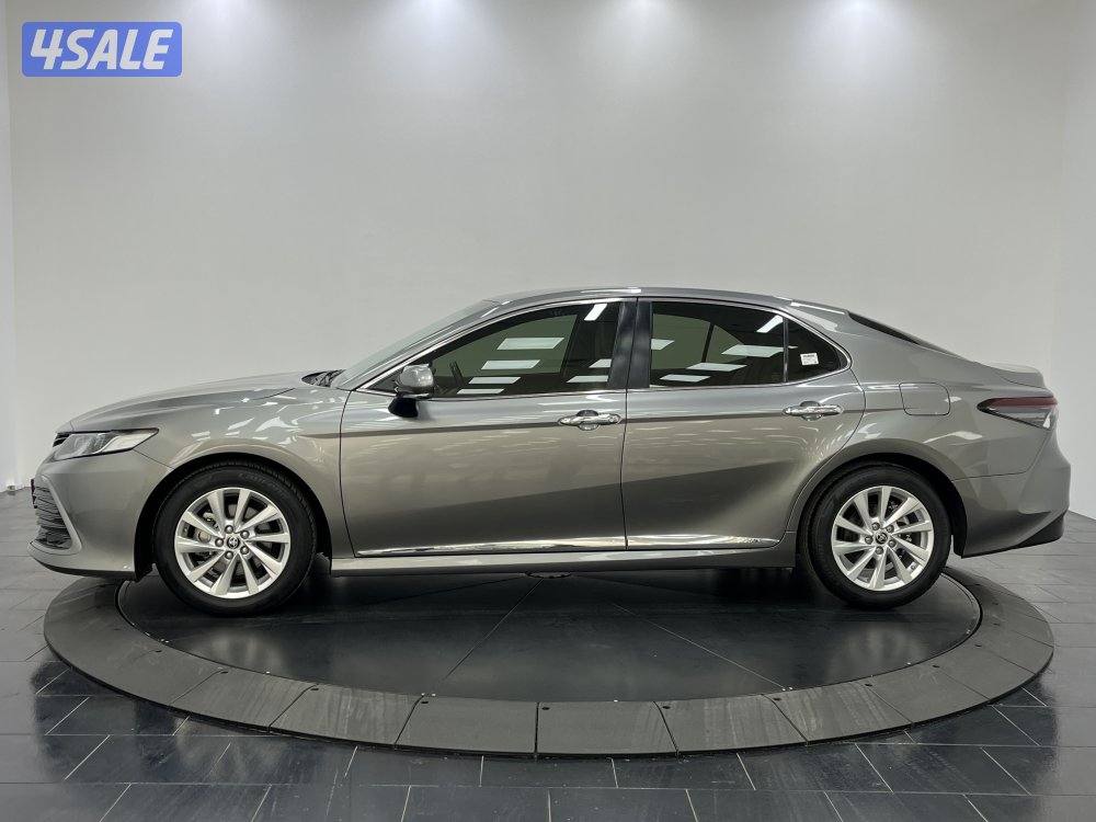 TOYOTA CAMRY GLE 4 CYL MID OPTION2
