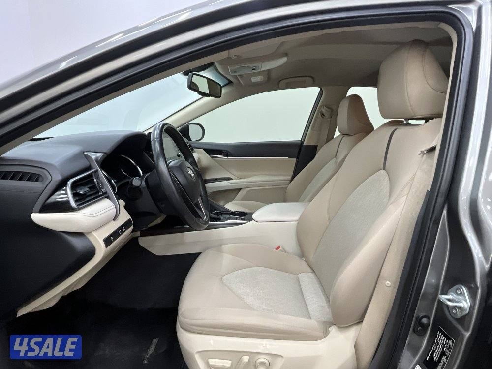 TOYOTA CAMRY GLE 4 CYL MID OPTION4