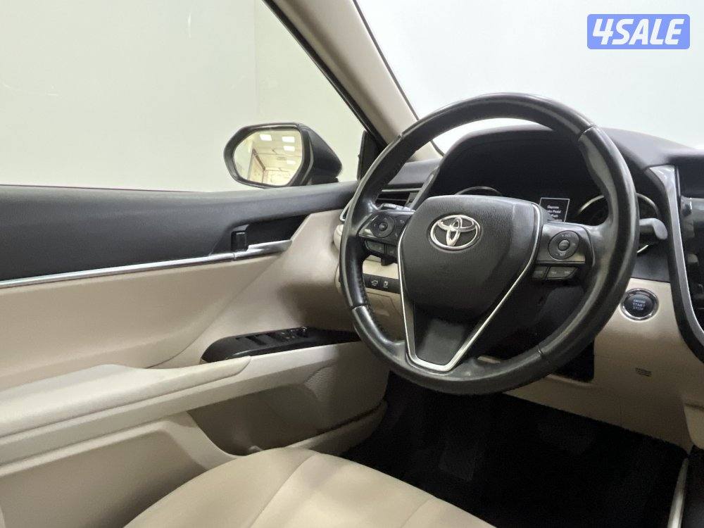 TOYOTA CAMRY GLE 4 CYL MID OPTION12