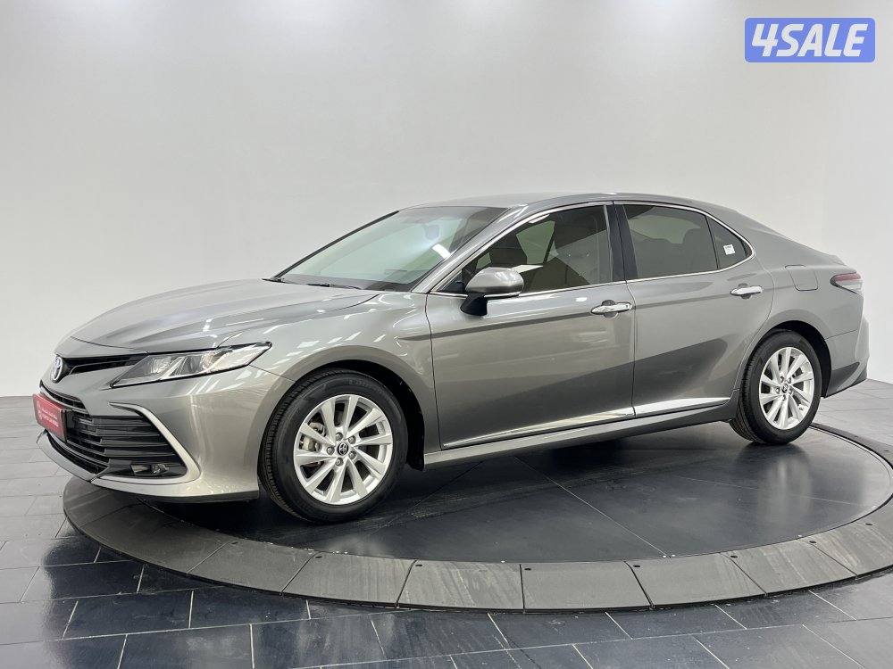 TOYOTA CAMRY GLE 4 CYL MID OPTION0