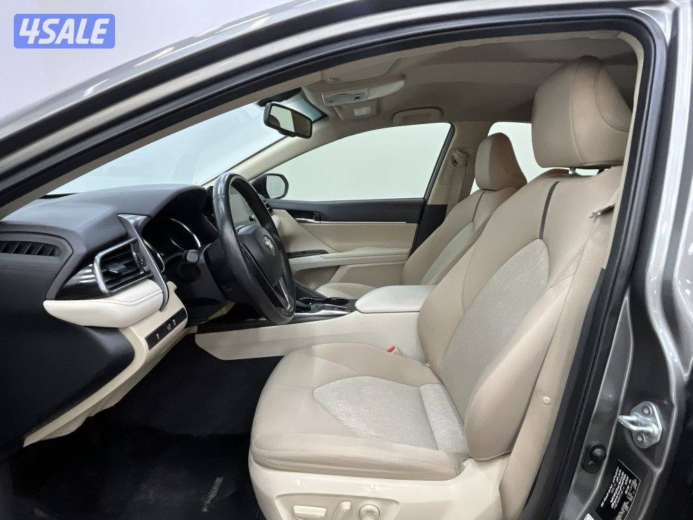 TOYOTA CAMRY GLE 4 CYL MID OPTION4