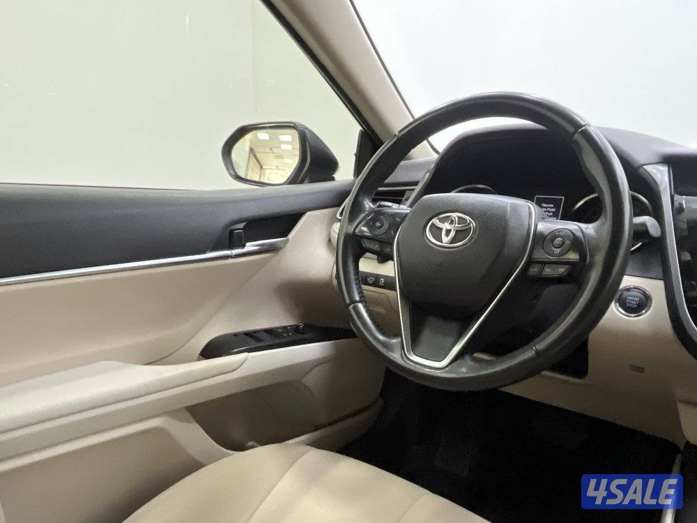 TOYOTA CAMRY GLE 4 CYL MID OPTION12