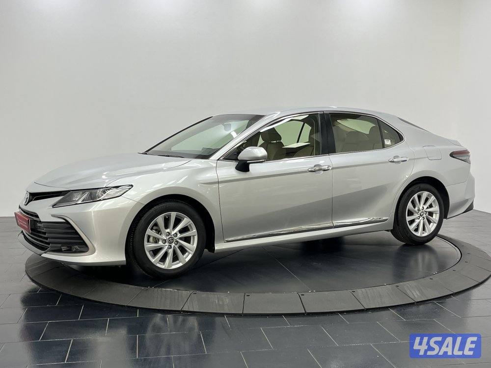 TOYOTA CAMRY GLE 4 CYL MID OPTION0