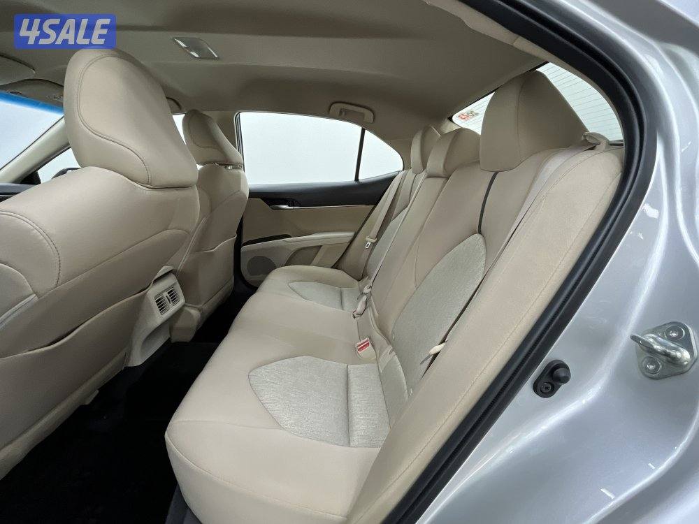 TOYOTA CAMRY GLE 4 CYL MID OPTION3