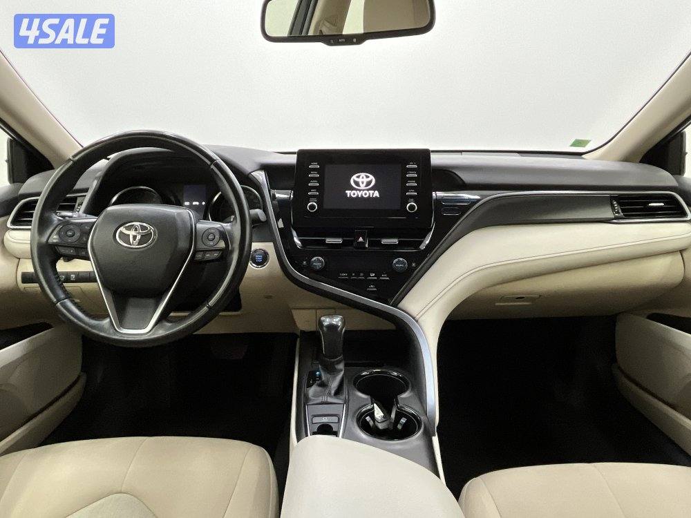 TOYOTA CAMRY GLE 4 CYL MID OPTION11