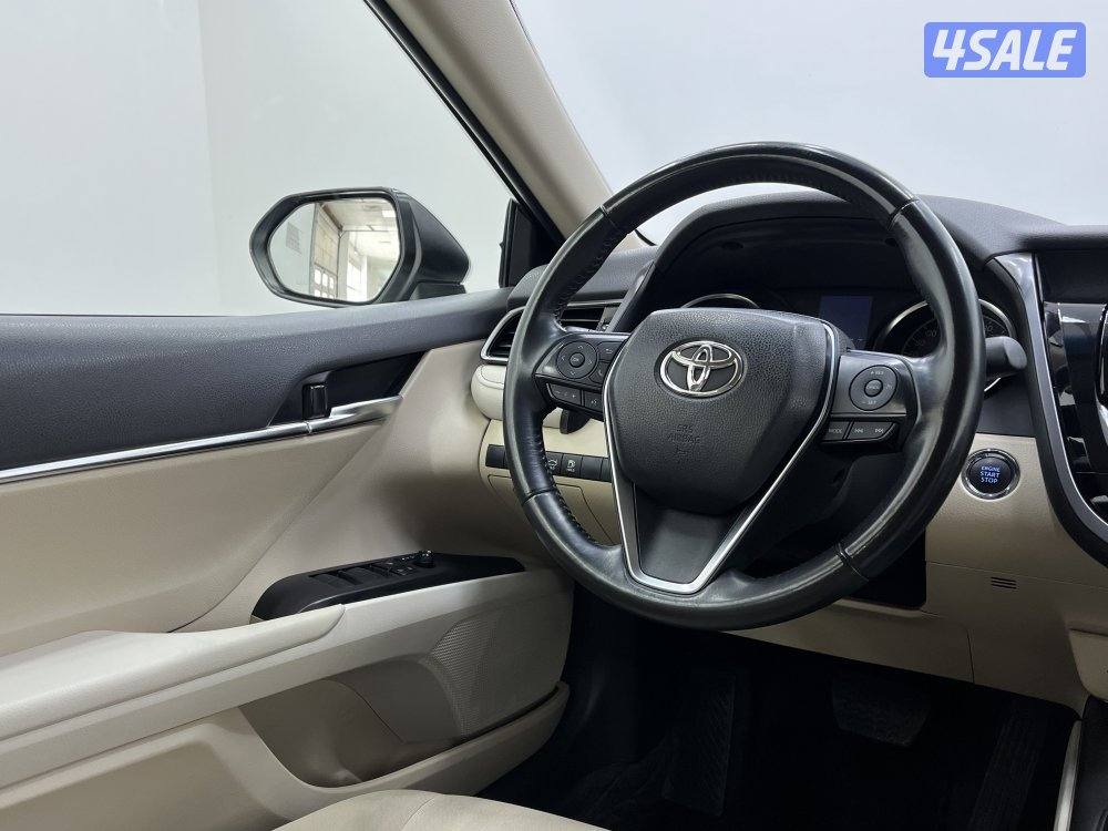 TOYOTA CAMRY GLE 4 CYL MID OPTION12