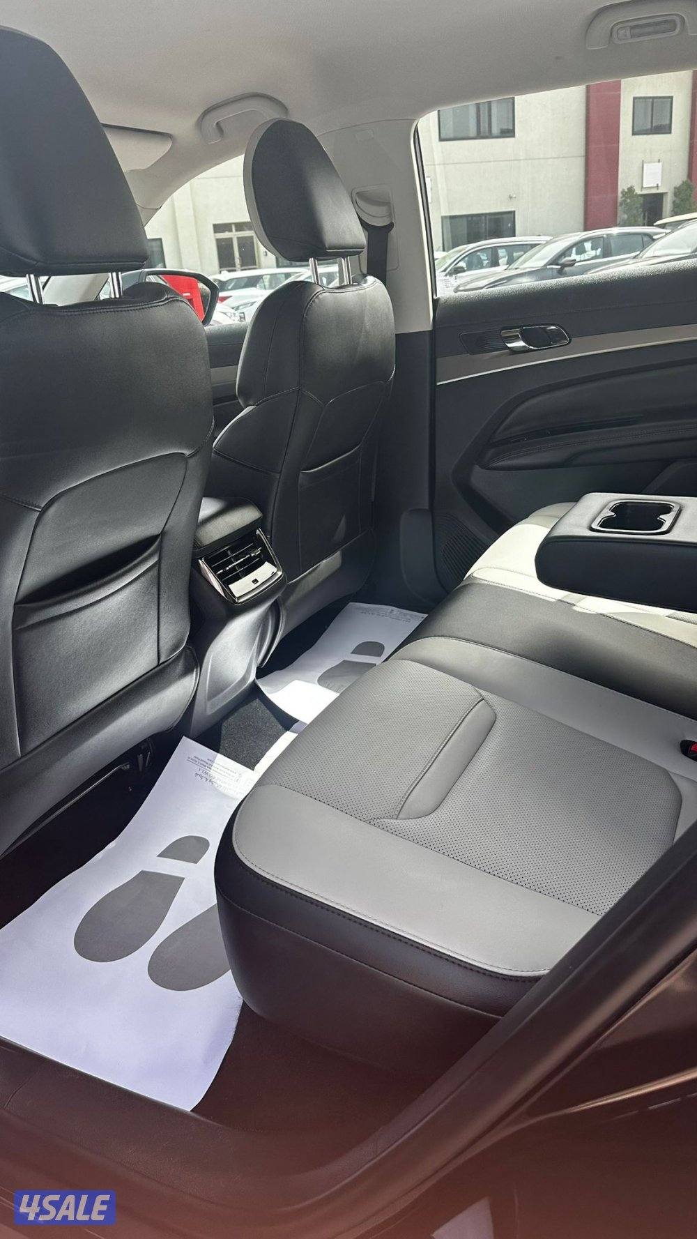 فورد تيريتوري 2023 لون اسود صبغ الوكالة عدا قطعه بحالة ممتازه6