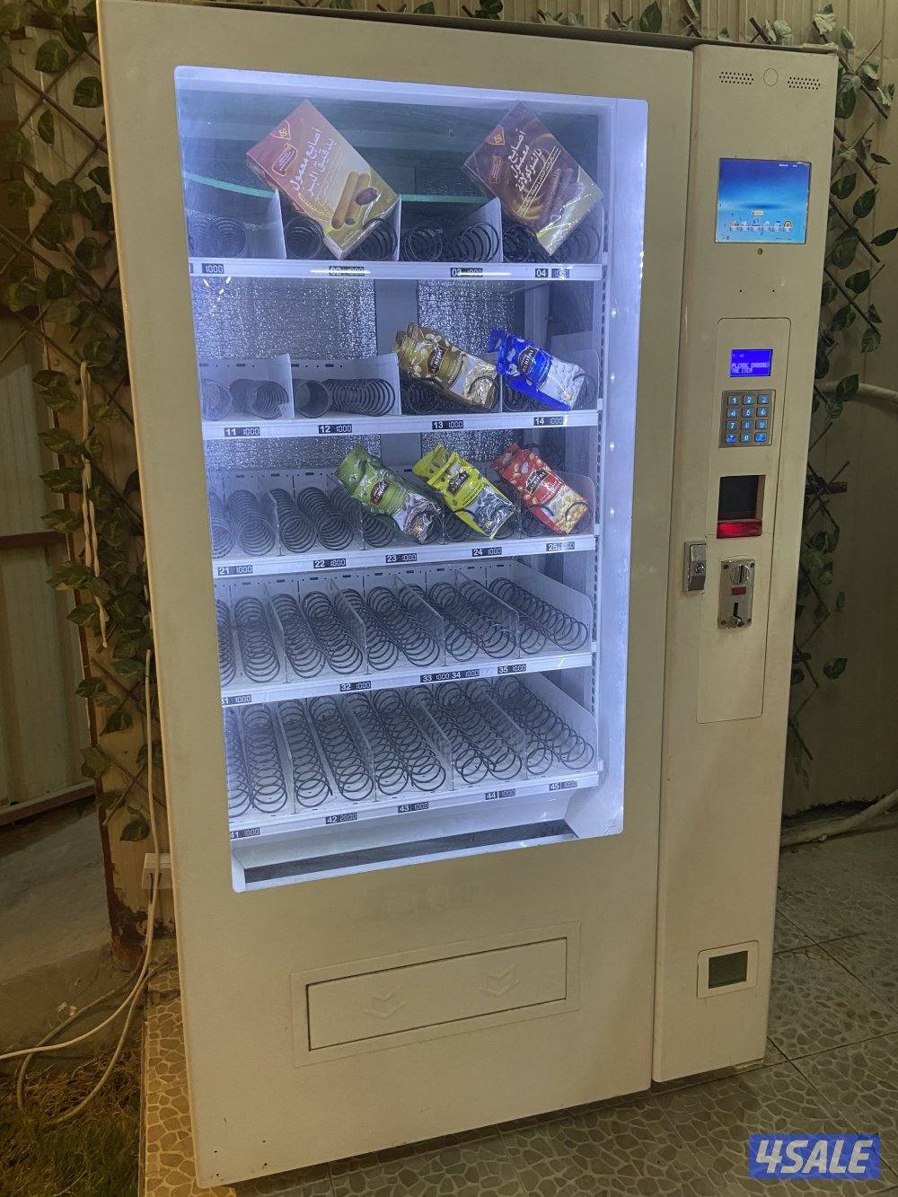 للبيع ماكينة بيع بالعملة1