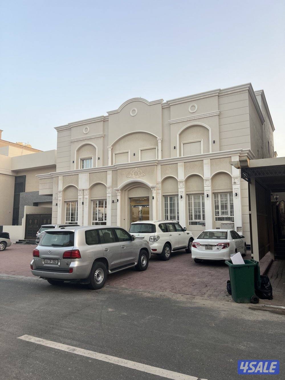 للبيع قسيمه في مدينة صباح الاحمد السكنية دورين وربع دور ارضى + شقتين2