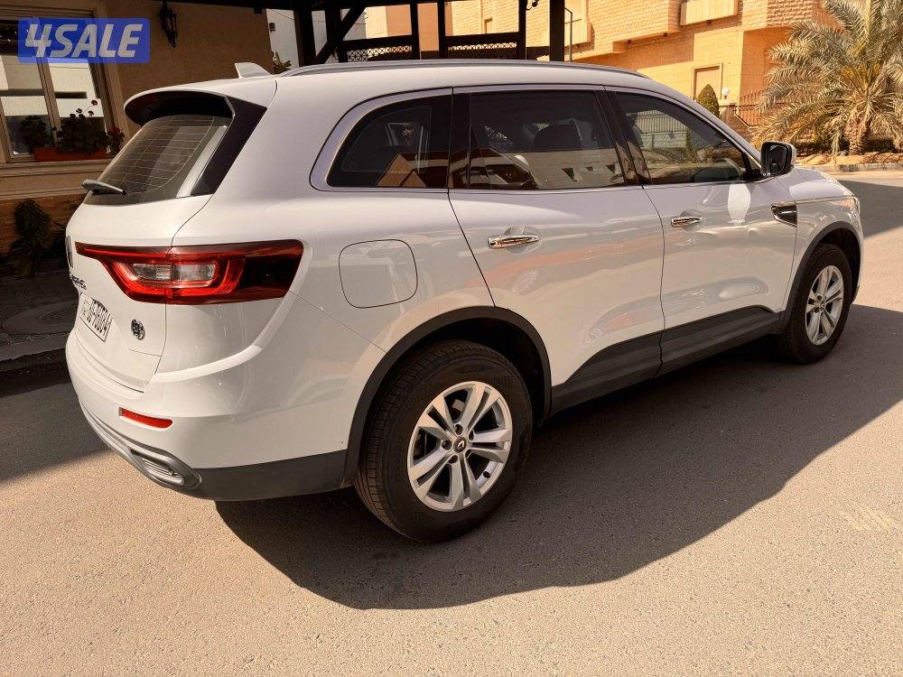 للبيع رينو كوليوس موديل 2022، سيارة نظيفة جدًا3