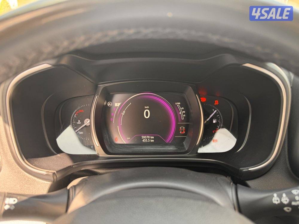 للبيع رينو كوليوس موديل 2022، سيارة نظيفة جدًا5