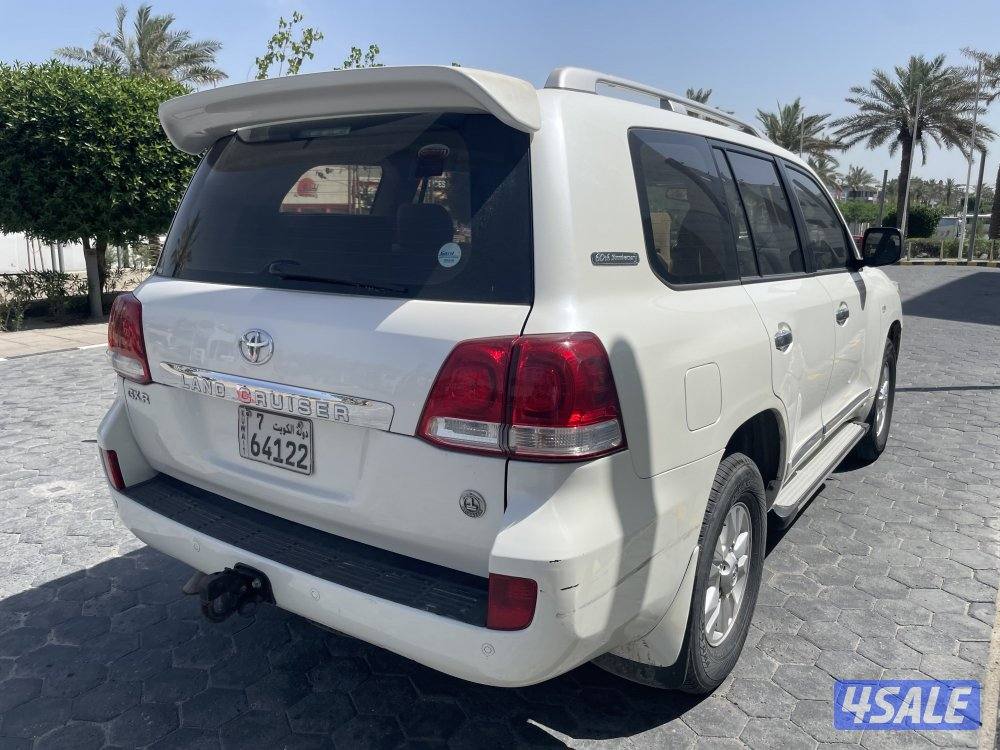 تويوتا لاندكروزر1