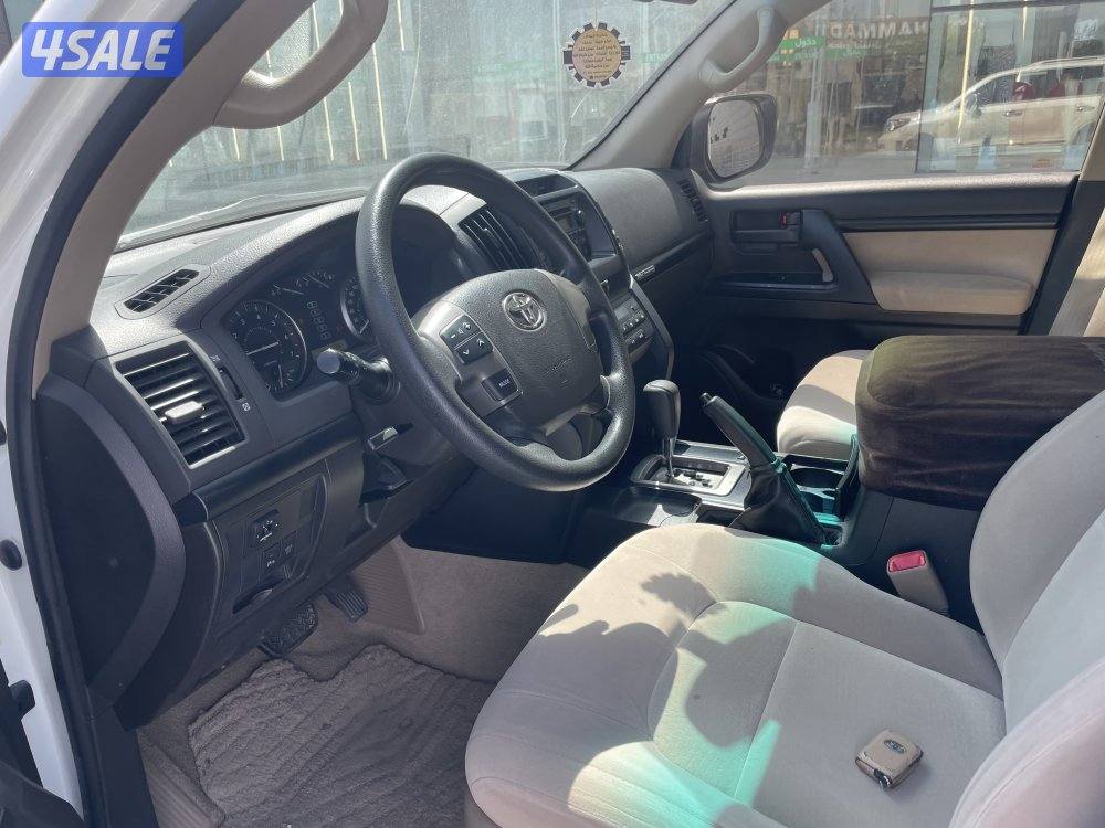 تويوتا لاندكروزر6