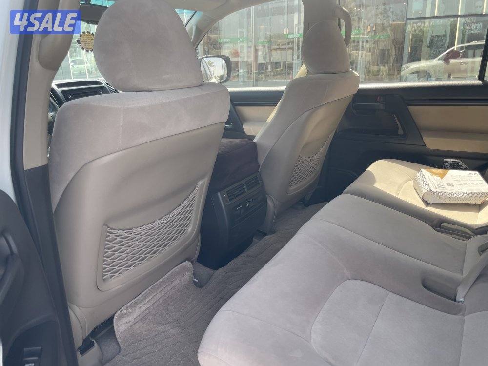 تويوتا لاندكروزر7